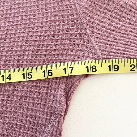Intimately Free People Mauve Long Sleeve Waffle Knit Henley Top Size Small NWOT - Picture 4 of 7